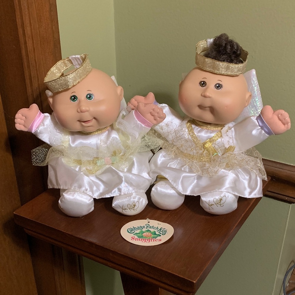 Cabbage Patch Kids Snugglies Dolls in Angel White Outfits. Excellent Condition!